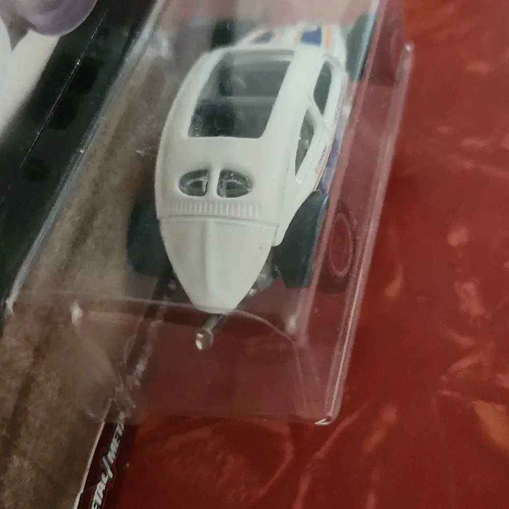 Custom Volkswagon Beetle Air Cooled 2016 Hot Wheels Car NIP